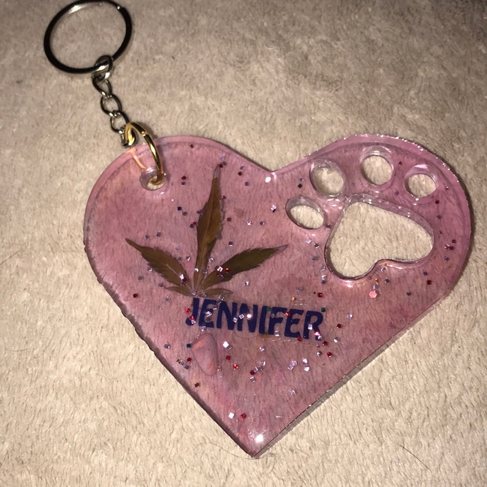 Custom epoxy heart with paw keychain JENNIFER with my favorite leaf & shell